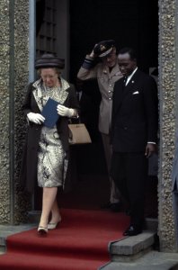 Bezoek Koningin Juliana , Pr. Bernhard , Pr. Beatrix Pr. Claus aan Ethiopie Har, Bestanddeelnr 254-8368