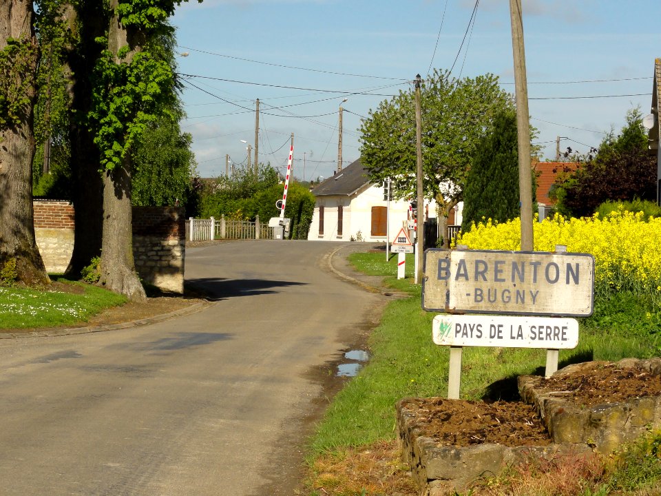 Barenton-Bugny (Aisne) city limit sign