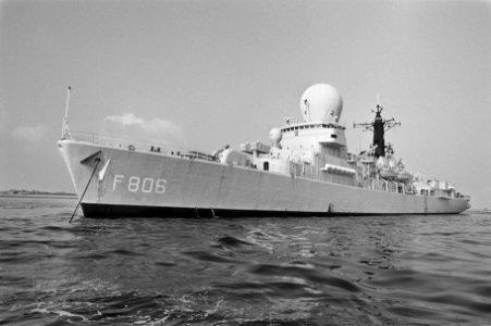 Bij terugkeer in Den Helder van de oefening Fairwind 1986 in het Verre Oosten h, Bestanddeelnr 933-6920