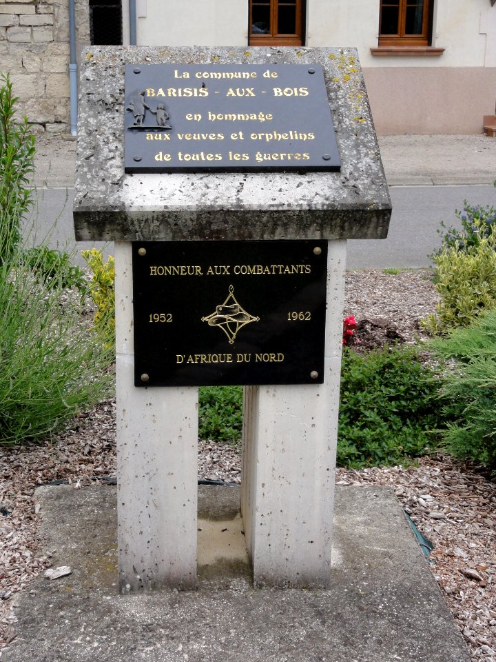 Barisis-aux-Bois (Aisne) mémorial veuves et orphelins de guerre
