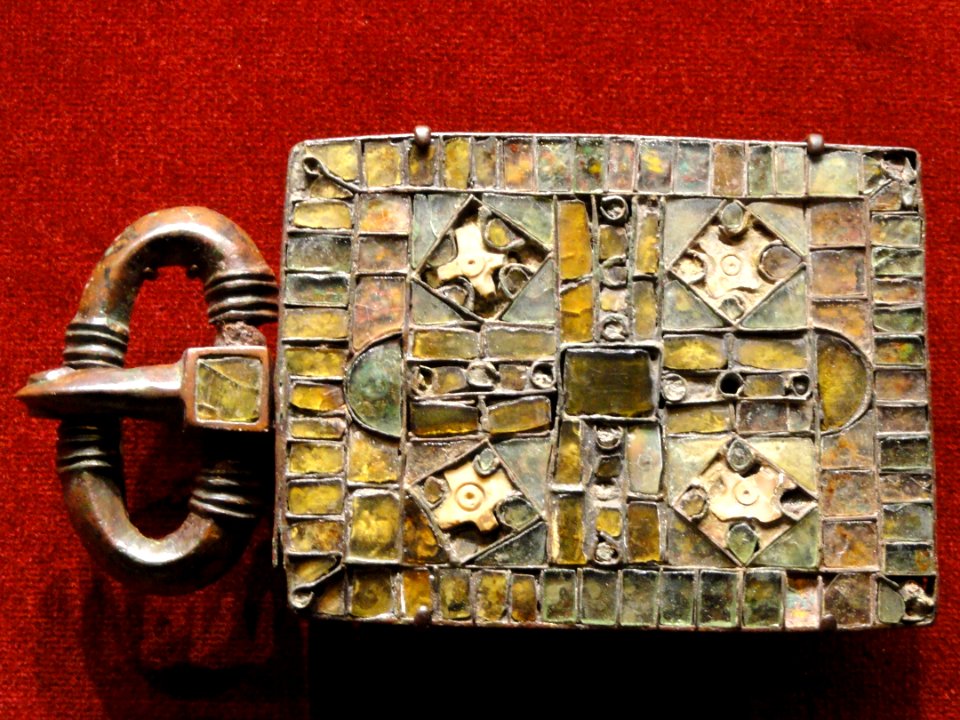Belt Buckle, about 520-560 AD, Visigothic, Spain, bronze with garnets, glass, mother of pearl, gold foil - Cleveland Museum of Art - DSC08475