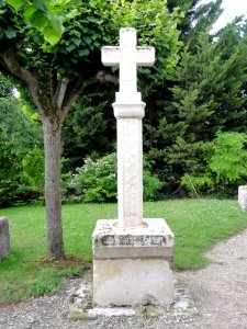 Berneuil (Charente-Maritime) Croix