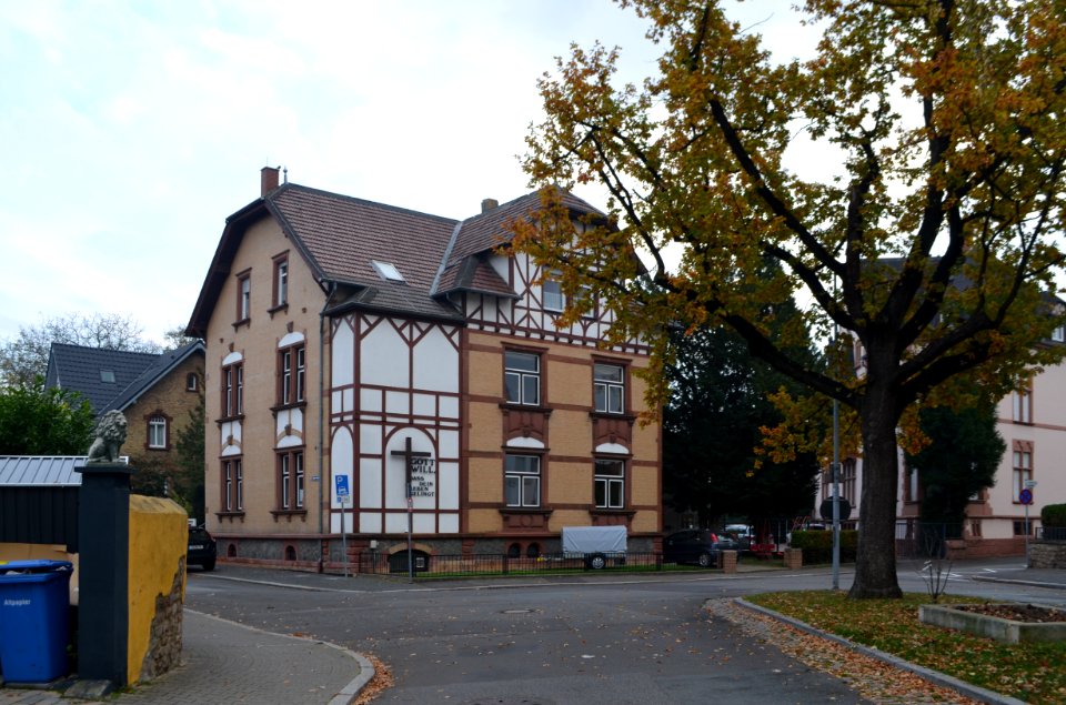Alzey, Gemeinde am Schillerplatz