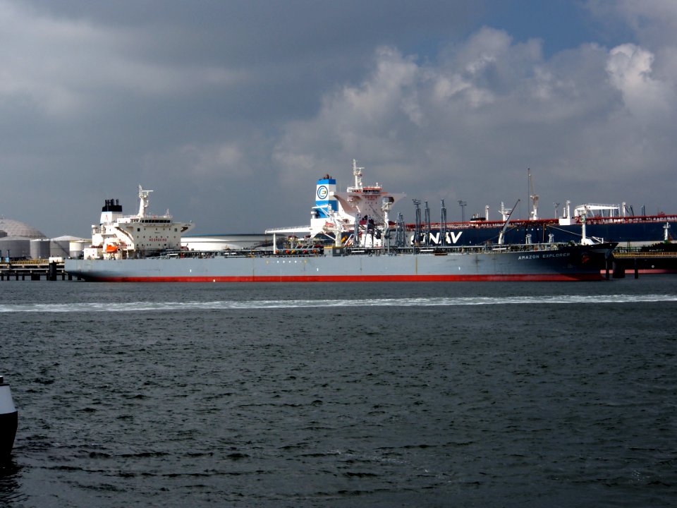 Amazon Explorer - IMO 9231511 - Callsign SVFF pic2