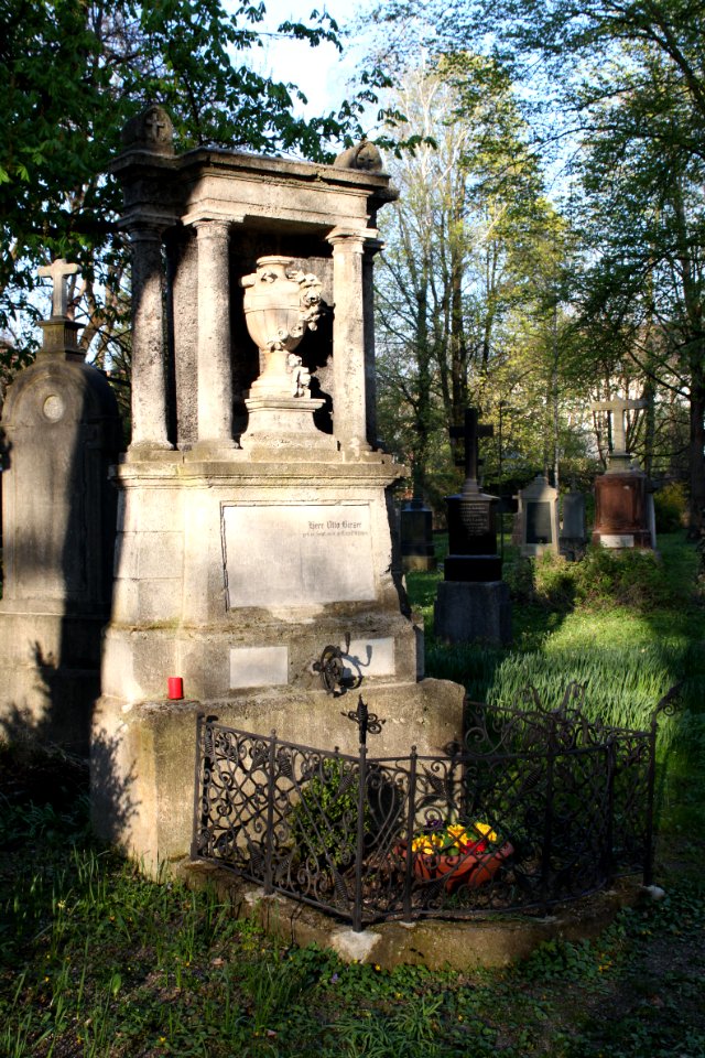 Alter Südfriedhof München 2010-04-24-1775