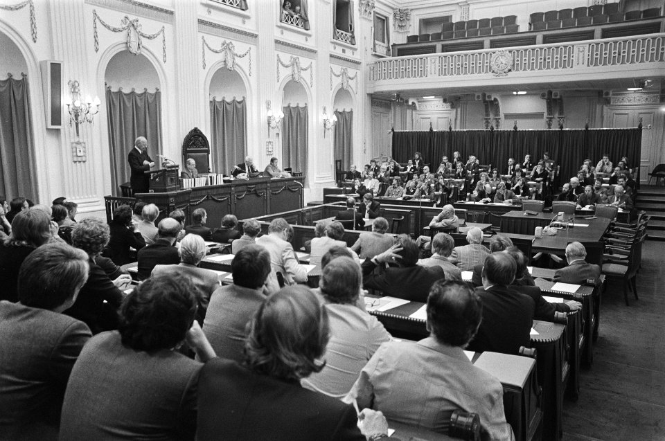 Architecten die ingescheven hebben op verbouw Tweede Kamer worden voorgelicht in, Bestanddeelnr 929-3134