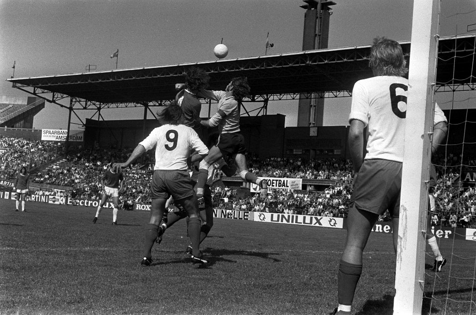 Amsterdam tegen PSV 2-1, keeper Jongbloed in aktie, Bestanddeelnr 926-6048