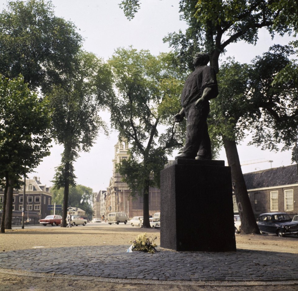 Amsterdamse stadsgezichten Dokwerker, Bestanddeelnr 254-8669