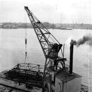 Amsterdam, fotos betreffende de herstellingswerken in de haven, Bestanddeelnr 900-9110