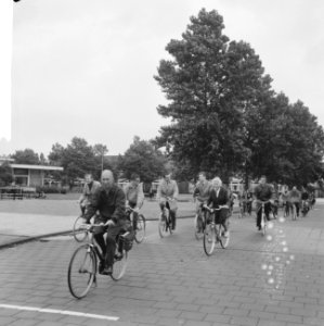 Amsterdamse Rijwiel Vierdaagse , 26 deelnemers vertrekken, Bestanddeelnr 918-0156