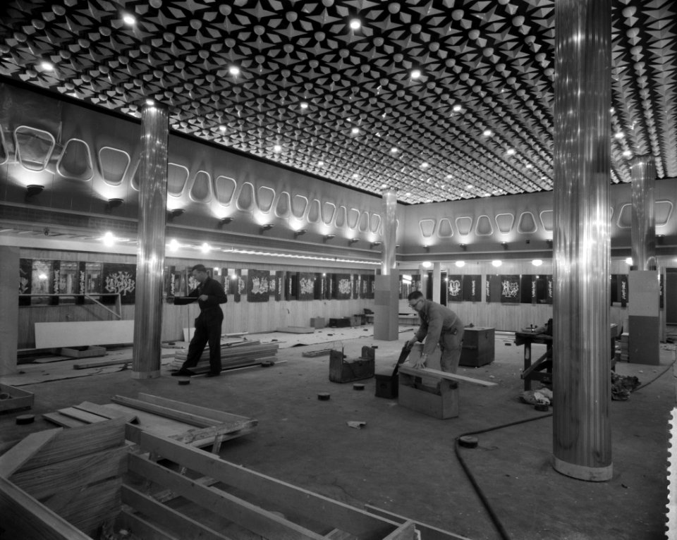 Afbouw van het vlaggeschip De Rotterdam van de HAL eerste klasse eetzaal, Bestanddeelnr 910-2073