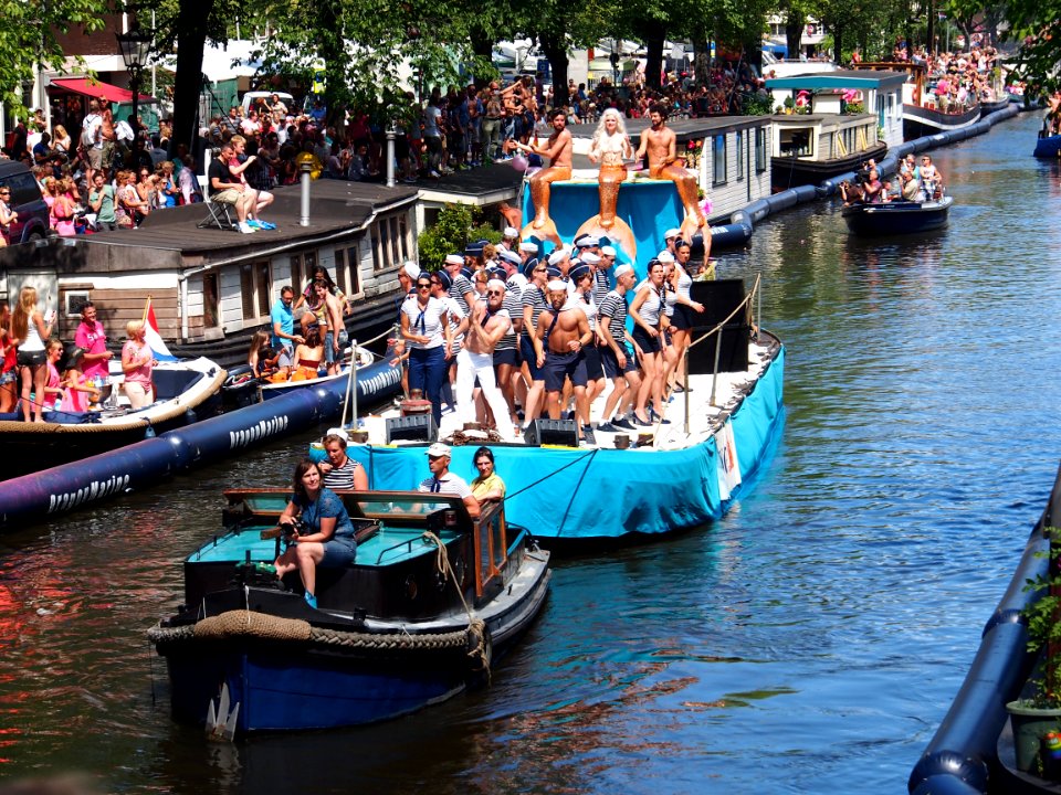 Amsterdam Gay Pride 2013 ING boat pic5