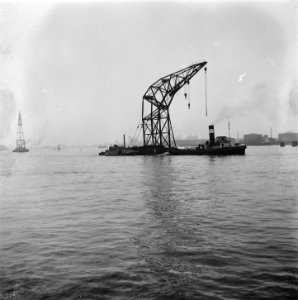 Amsterdam, fotos betreffende de herstellingswerken in de haven, Bestanddeelnr 900-9120