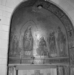 Altaarnis in de Dormition abdijkerk met in de kalot een mozaïek met een afbeeldi, Bestanddeelnr 255-2321