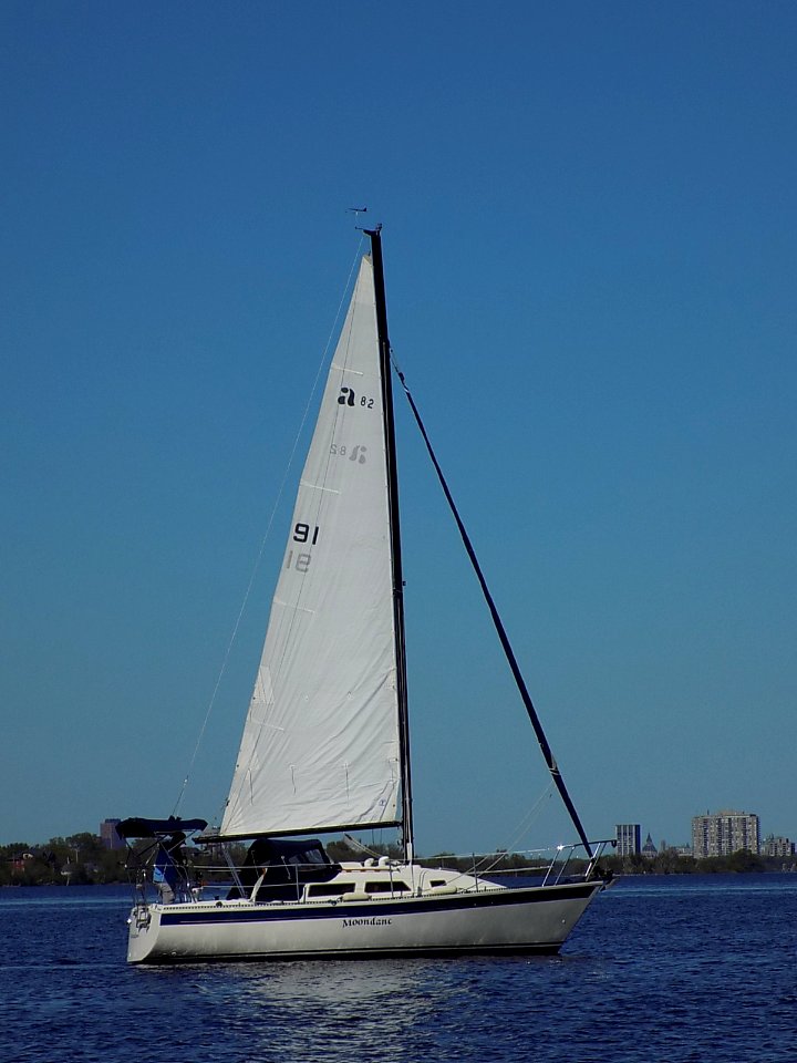 Aloha 27 sailboat Moondance 0489
