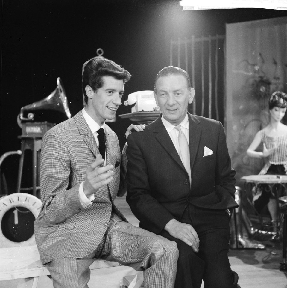 Andre en Rudy Carrell tijdens one manshow van Rudy, Bestanddeelnr 911-5182