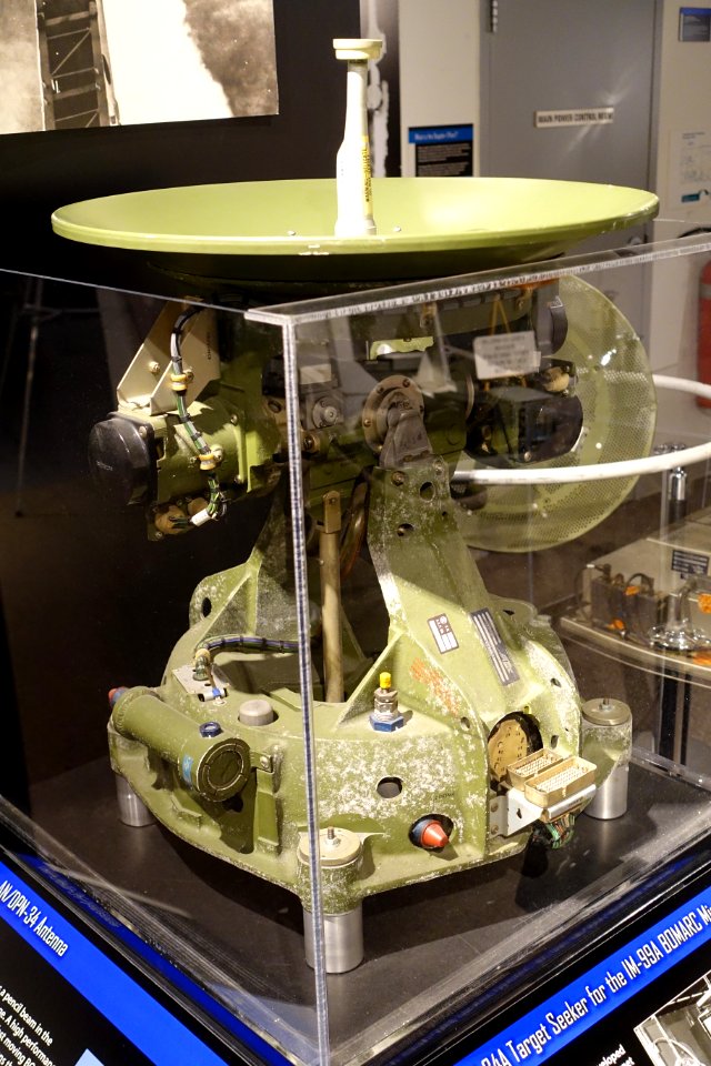 AN-DPN-34 Antenna, X-Band frequency - National Electronics Museum - DSC00345