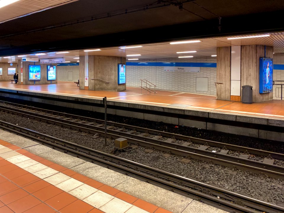 Bahnsteige Stadtbahnhaltestelle Rathaus Stuttgart
