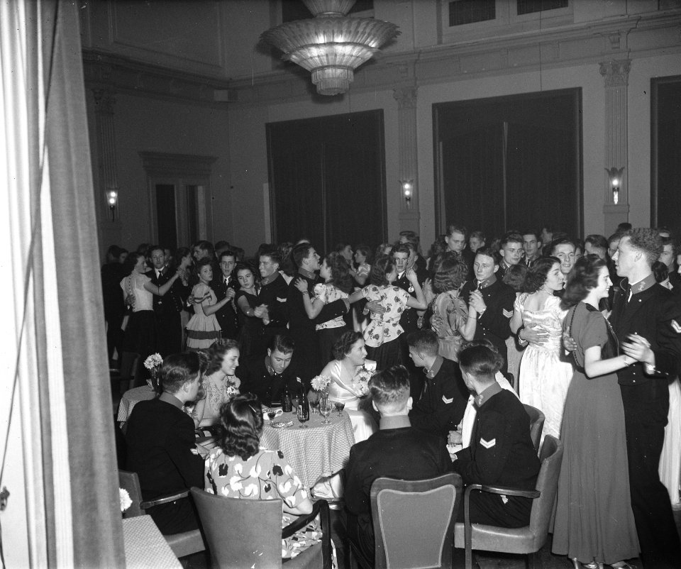 Bal adelborsten Kurhaus Scheveningen @, Bestanddeelnr 903-1512