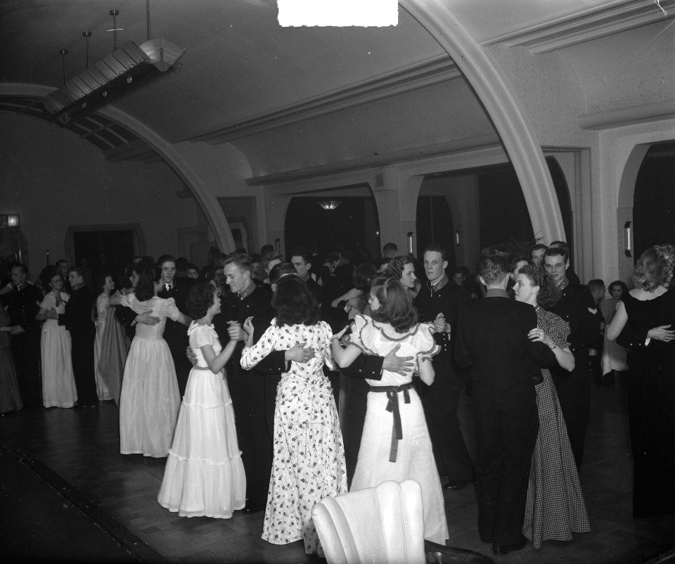 Bal adelborsten Kurhaus Scheveningen @, Bestanddeelnr 903-1511