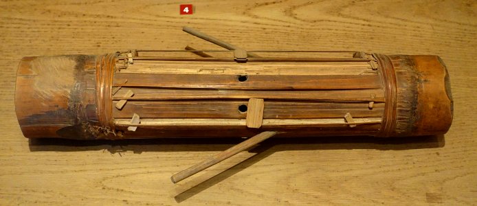 Bamboo zither, Raglai - Vietnam Museum of Ethnology - Hanoi, Vietnam - DSC03325