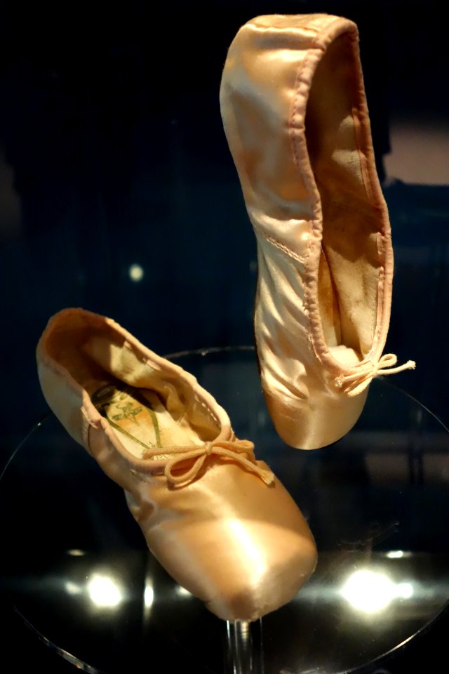 Ballet shoes used by Dame Margot Fonteyn de Arias - Bata Shoe Museum - DSC00333
