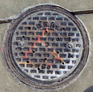 B.E.Ry. Co. inset - manhole cover - Cambridge, MA - DSC02425