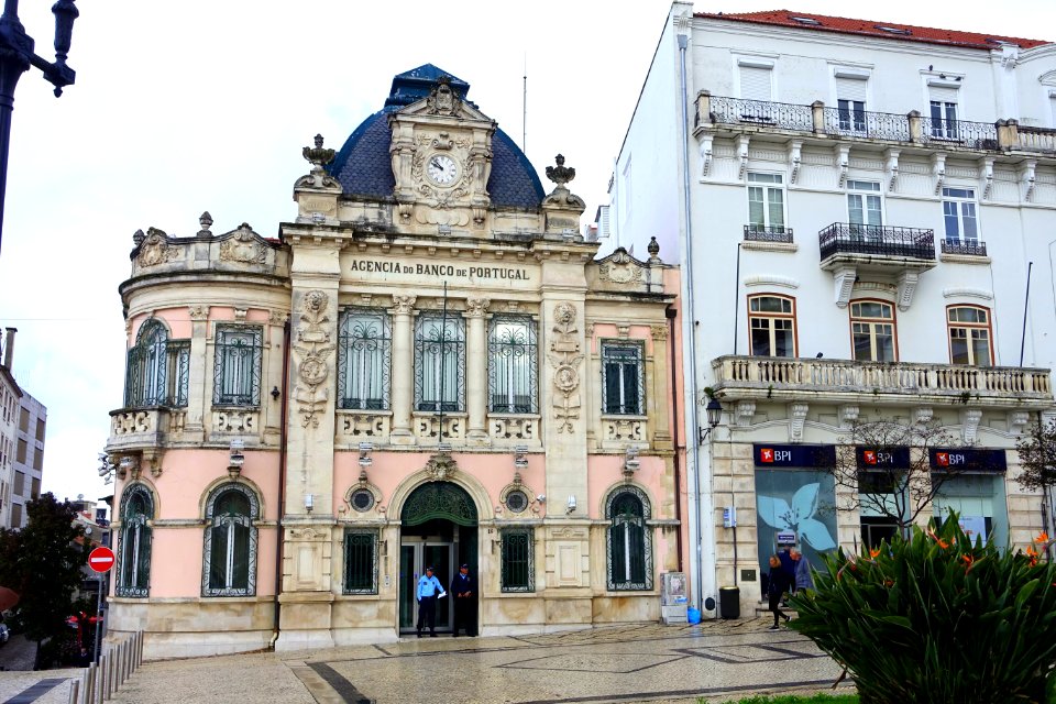 Banco de Portugal building - Coimbra, Portugal - DSC09611