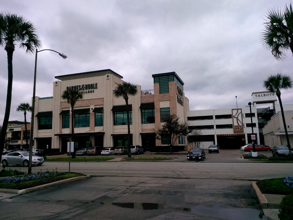 B&NROEShoppingCenter