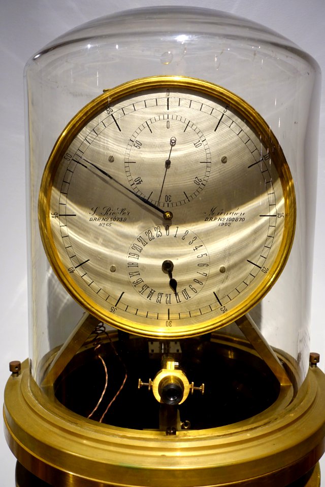Astronomical regulator No. 65 detail, by Sigmund Riefler, Munich, 1902 - Putnam Gallery - Harvard University - DSC08030