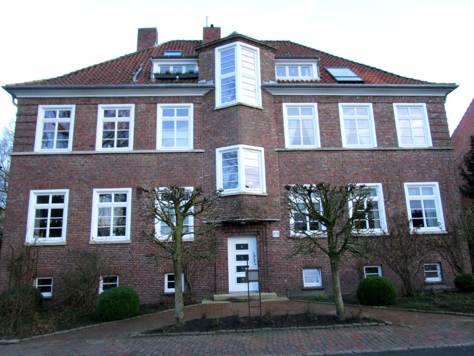 Aurich, Bürgermeister-Schwiening-Straße 34