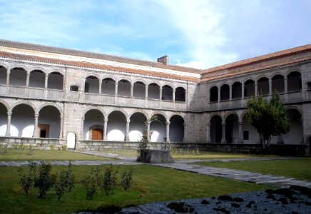 Avila - Real Monasterio de Santo Tomas, Claustro de los Reyes 04