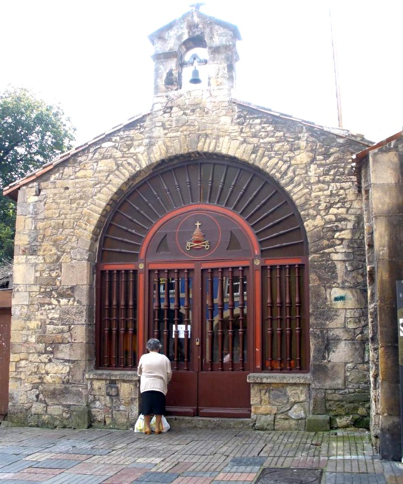 Aviles - Capilla del Cristo o de San Pedro 1