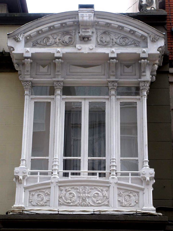 Aviles - 32