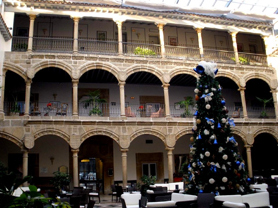 Avila - Palacio del Marques de Velada 15