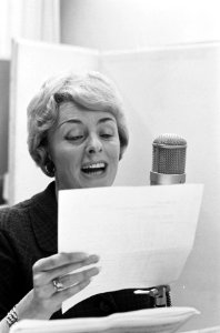 Annie Palmen heeft in de Phonogramstudio te Hilversum het uitgekozen Eurovisie S, Bestanddeelnr 914-7877