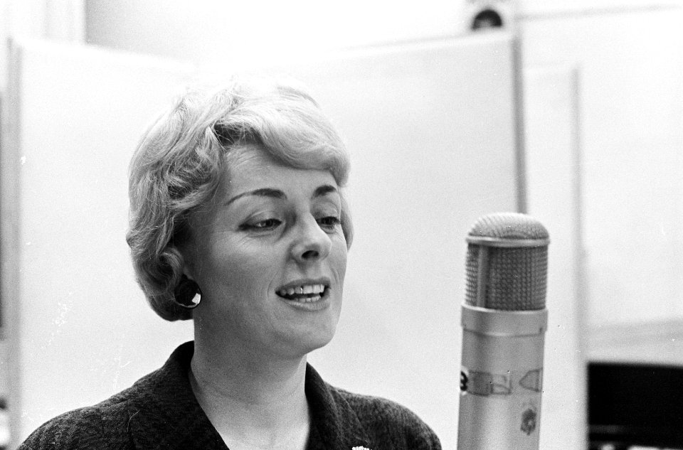 Annie Palmen heeft in de Phonogramstudio te Hilversum het uitgekozen Eurovisie S, Bestanddeelnr 914-7874