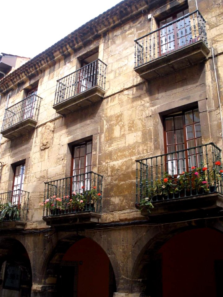 Aviles - 25