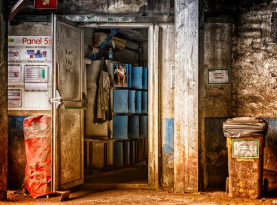 Pforphoto abandoned locker