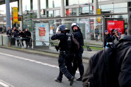 Antifascist protest in front of pro fascist protest Dresden 2020-02-15 05