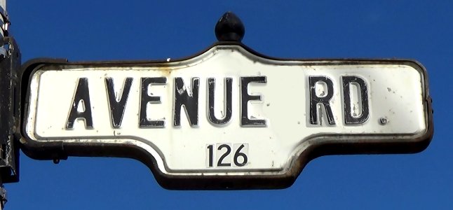 Avenue Rd Street Sign