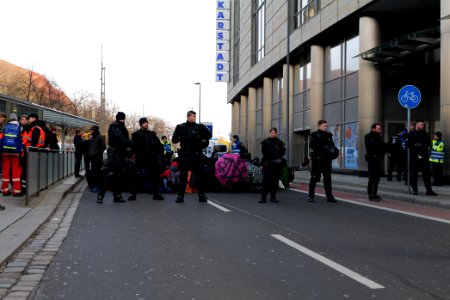 Antifascist protest Dresden 2020-02-15 blockade Waisenhausstraße 08