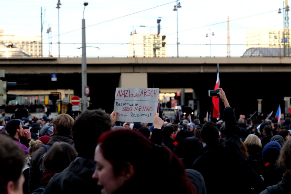 Antifascist protest in front of pro fascist protest Dresden 2020-02-15 17