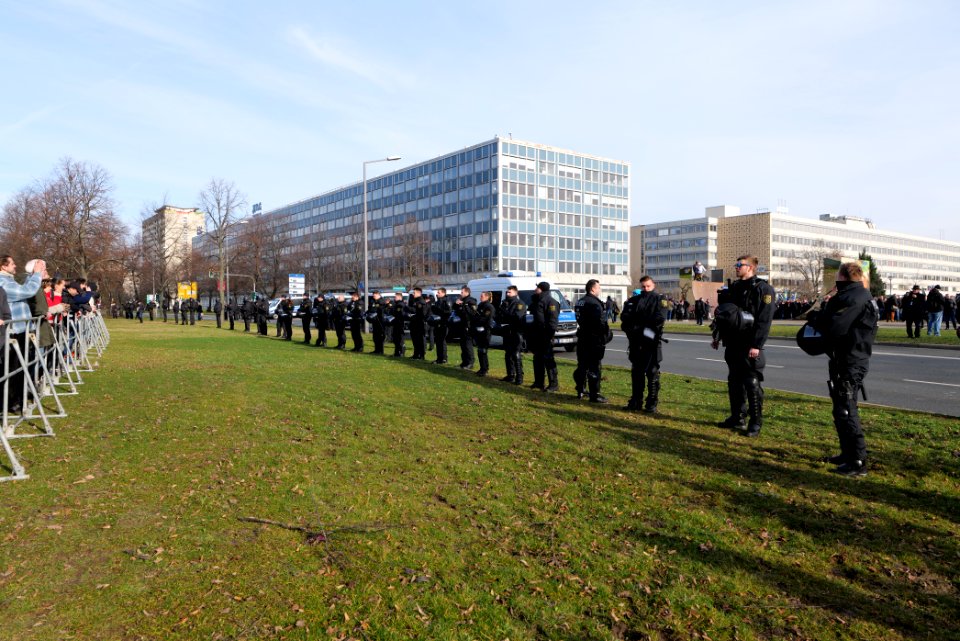 Antifascist protest in front of pro fascist protest Dresden 2020-02-15 01