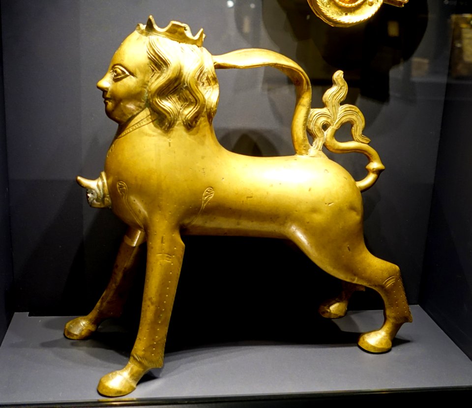 Aquamanile, Lower Saxony, c. 1300, brass - Hessisches Landesmuseum Darmstadt - Darmstadt, Germany - DSC00203