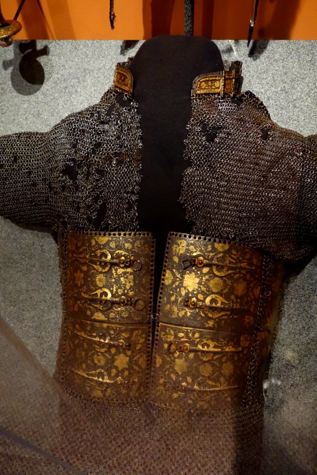 Armor, North India, similar to that worn by Ghorchurra cavalry, 19th century, view 2 (mail) - Glenbow Museum - DSC00641