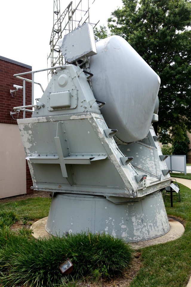 AN-SPG-55B Radar, mid 1950s, view 2 - National Electronics Museum - DSC00628