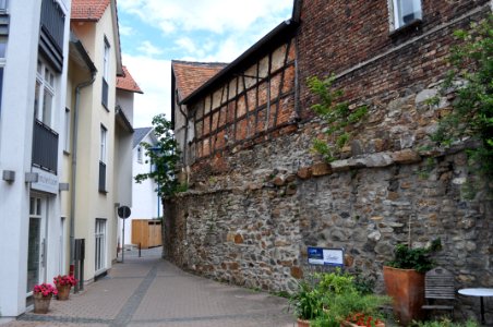Bad Homburg, Rathausstraße 9, Rest der Schlossmauer (1)