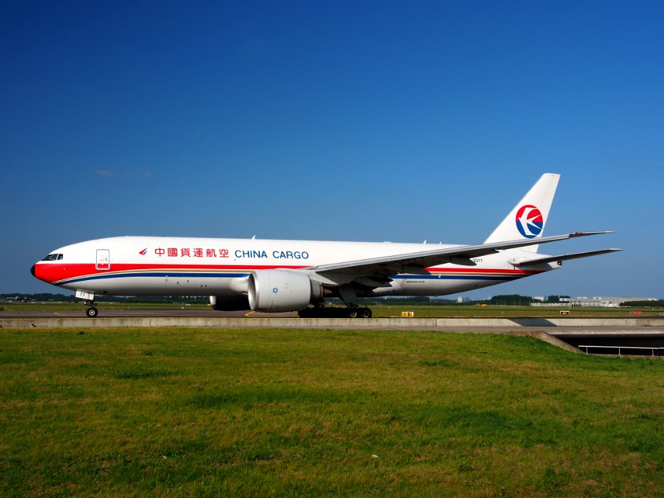 B-2077 China Cargo Airlines Boeing 777-F6N - cn 37713 taxiing 18july2013 pic-009
