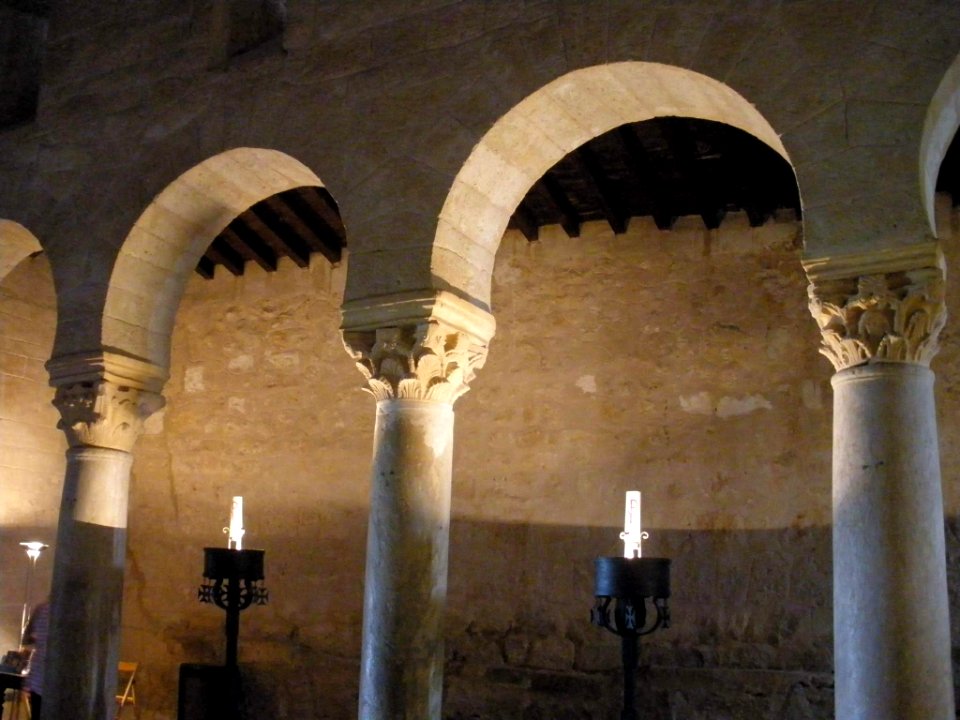 Baños de Cerrato - Basílica de San Juan de Baños, interior 03